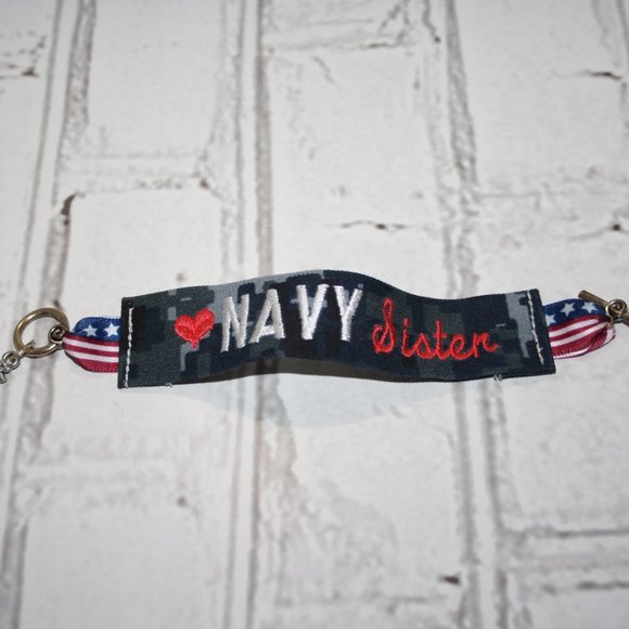Beautiful NAVY SISTER Toggle bracelet 7" - Picture 1 of 4